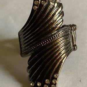 Unique design,costume ring